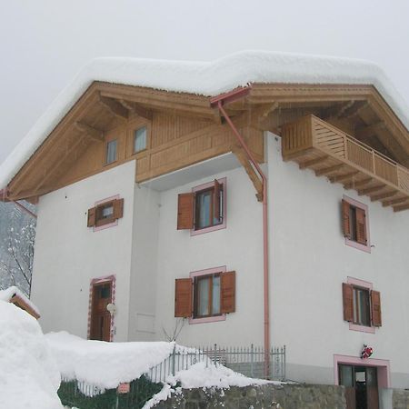 Monolocale Per Due Persone Apartment Commezzadura Luaran gambar