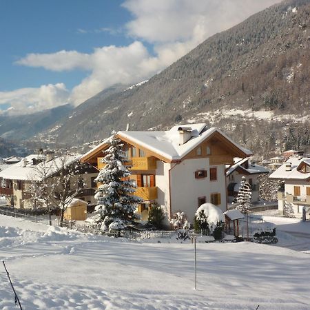Monolocale Per Due Persone Apartment Commezzadura Luaran gambar