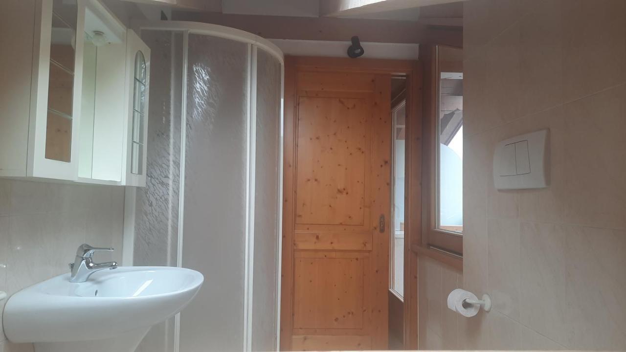 Monolocale Per Due Persone Apartment Commezzadura Luaran gambar