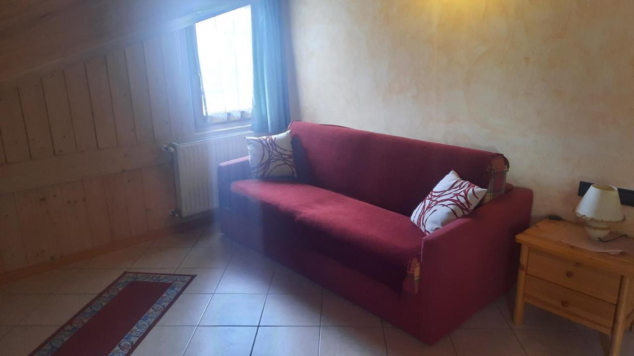 Monolocale Per Due Persone Apartment Commezzadura Luaran gambar