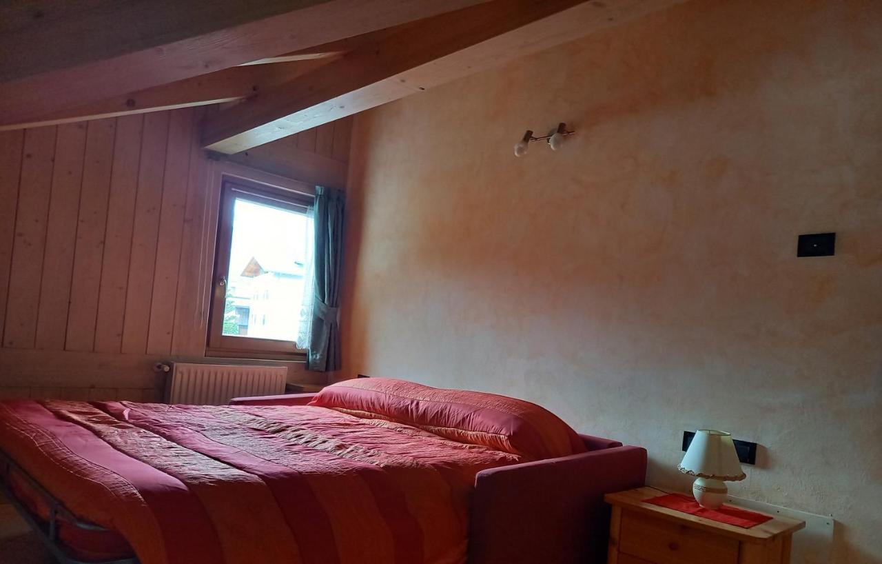 Monolocale Per Due Persone Apartment Commezzadura Luaran gambar